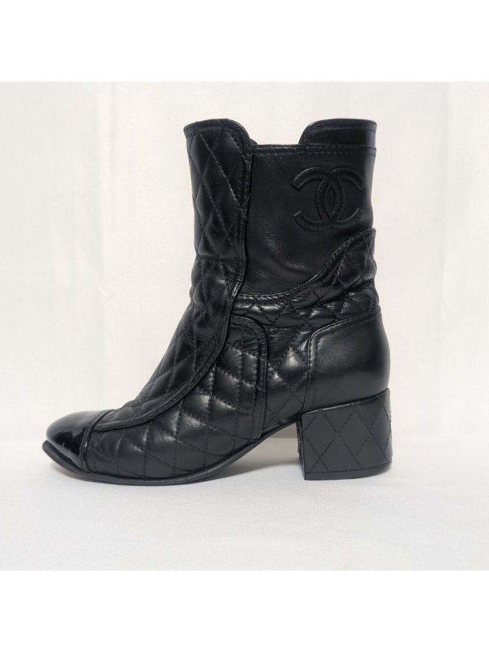 Chanel CC Logo Short Boots Quilted Black - Picture 2 of 10